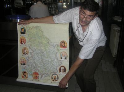 Denne kypare berättade att han hade en släkting i Lund och passade på att visa mig denna karta över Serbien.